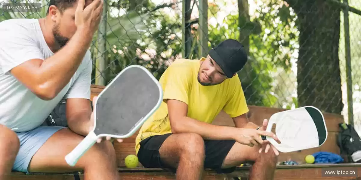 实时弹幕,边看边聊,做赛场最活跃的观众!💬🎉